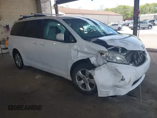 2015 Toyota Sienna LE AAS с VIN 5TDKK3DC8FS565580, выставлен на аукционе IAAI как лот 42242886 с пробегом 95 399 миль миль и . История ставок и продаж доступна на DreamBid. Изображение 1.