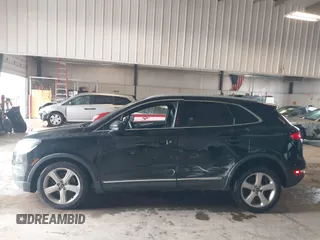 2018 Lincoln MKC Premiere with VIN 5LMCJ1C92JUL19090, listed as a IAAI auction lot 41836181 with 302,120 mi miles and . Bid and sale history available at DreamBid. Image 14.