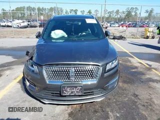 2019 Lincoln MKC Standard with VIN 5LMCJ1D92KUL08929, listed as a IAAI auction lot 41766946 with 90,171 mi miles. Bid and sale history available at carsss.com. Image 12.