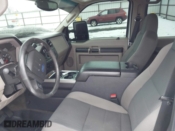 2010 Ford Super Duty F-250 SRW XL with VIN 1FTSW2BR4AEA91731, listed as a IAAI auction lot 41623718 with 186,042 mi miles. Bid and sale history available at carsss.com. Image 5.