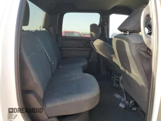 2023 Ram 2500 Tradesman z VIN 3C6UR5CJ9PG518386, wystawiony jako Copart lot #52700975 z przebiegiem 17 637 mil mil oraz Szkoda całkowita • Salvage title. Historia ofert i sprzedaży dostępna na DreamBid. Obrazek 10.
