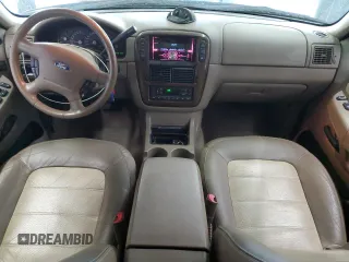 2003 Ford Explorer Eddie Bauer z VIN 1FMZU74E33UC42235, wystawiony jako Copart lot #55652015 z przebiegiem 152 313 mil mil oraz Tytuł czysty. Historia ofert i sprzedaży dostępna na DreamBid. Obrazek 8.