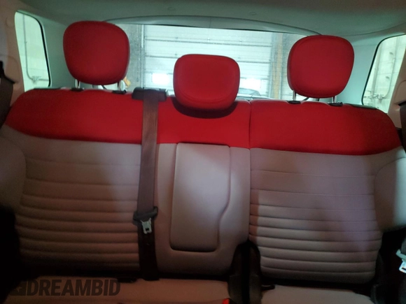 2014 FIAT 500L Easy z VIN ZFBCFABH9EZ000959, wystawiony jako Copart lot #55606445 z przebiegiem 73 558 mil mil oraz Czysty tytuł • Clean title. Historia ofert i sprzedaży dostępna na DreamBid. Obrazek 10.