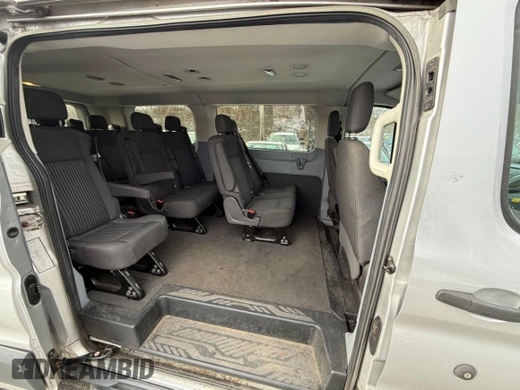 2015 Ford Transit XL с VIN 1FMZK1YM2FKA87908, выставлен на аукционе Copart как лот 88990015 с пробегом 287 513 миль миль и Чистый • Clean title. История ставок и продаж доступна на DreamBid. Изображение 6.