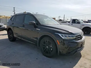 2022 Volkswagen Tiguan SE R-Line Black with VIN 3VVCB7AX0NM140986, listed as a Copart auction lot 49638515 with 36,685 mi miles and Salvage Title. Bid and sale history available at carsss.com. Image 4.