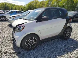 2019 Smart fortwo Pure z VIN WMEFJ9BAXKK359995, wystawiony jako Copart lot #56724955 z przebiegiem 17 755 mil mil oraz Tytuł czysty. Historia ofert i sprzedaży dostępna na DreamBid. Obrazek 1.