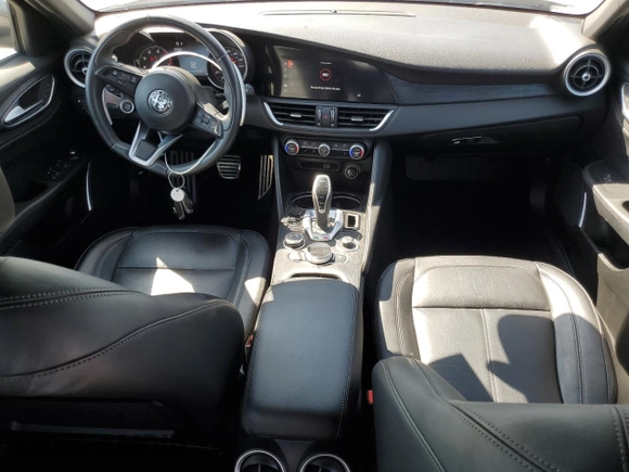 2022 Alfa Romeo Giulia with VIN ZARFAMAN9N7660163, listed as a Copart auction lot 60859815 with 33,912 mi miles and Salvage title. Bid and sale history available at DreamBid. Image 8.
