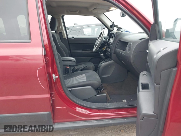 2017 Jeep Patriot Sport z VIN 1C4NJPBB0HD201718, wystawiony jako IAAI lot #41614102 z przebiegiem 88 194 mil mil oraz . Historia ofert i sprzedaży dostępna na DreamBid. Obrazek 5.