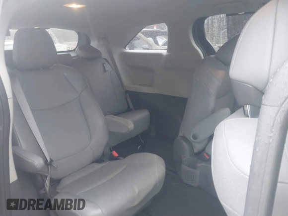2021 Toyota Sienna XLE with VIN 5TDYRKEC2MS053745, listed as a IAAI auction lot 41171409 with 115,514 mi miles. Bid and sale history available at carsss.com. Image 8.