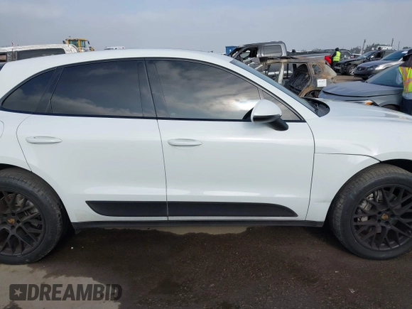 2017 Porsche Macan S with VIN WP1AB2A57HLB18303, listed as a IAAI auction lot 42343803 with 93,014 mi miles and . Bid and sale history available at DreamBid. Image 14.