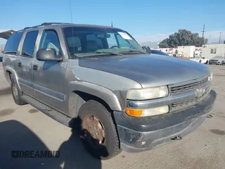2002 Chevrolet Suburban LS with VIN 3GNEC16T02G255404, listed as a IAAI auction lot 41248161 with 283,307 mi miles. Bid and sale history available at carsss.com. Image 1.