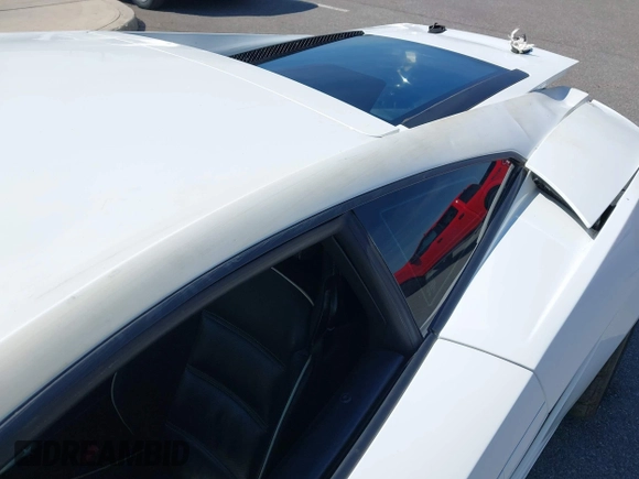 2009 Lamborghini Gallardo z VIN ZHWGU54T59LA07777, wystawiony jako IAAI lot #39749159 z przebiegiem 8730 mil mil oraz . Historia ofert i sprzedaży dostępna na DreamBid. Obrazek 22.
