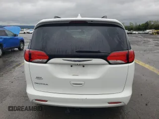 2017 Chrysler Pacifica Touring with VIN 2C4RC1DG8HR695034, listed as a Copart auction lot 55077695 with 113,430 mi miles and Salvage Title. Bid and sale history available at DreamBid. Image 6.