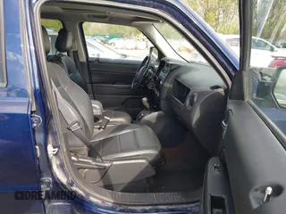 2017 Jeep Patriot High Altitude z VIN 1C4NJPFA8HD189559, wystawiony jako IAAI lot #42039158 z przebiegiem 65 593 mil mil oraz . Historia ofert i sprzedaży dostępna na DreamBid. Obrazek 5.