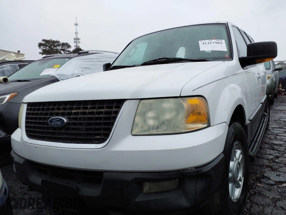 2004 Ford Expedition Special Service with VIN 1FMPU16L94LB64096, listed as a IAAI auction lot 41417984 with 1 mi miles. Bid and sale history available at carsss.com. Image 11.