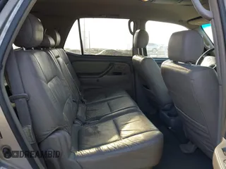 2007 Toyota Sequoia SR5 with VIN 5TDZT34A17S288122, listed as a IAAI auction lot 41939510 with 275,347 mi miles. Bid and sale history available at carsss.com. Image 8.