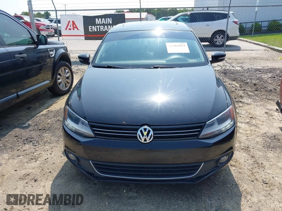 2013 Volkswagen Jetta TDI w/Premium/Nav with VIN 3VWLL7AJ1DM396749, listed as a IAAI auction lot 42403933 with 88,777 mi miles and . Bid and sale history available at DreamBid. Image 17.