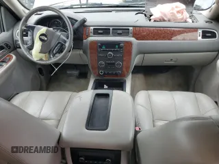2007 Chevrolet Avalanche LTZ z VIN 3GNFK12377G199532, wystawiony jako Copart lot #57481235 z przebiegiem 226 580 mil mil oraz Szkoda całkowita • Salvage title. Historia ofert i sprzedaży dostępna na DreamBid. Obrazek 8.