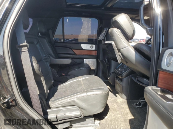 2018 Lincoln Navigator Reserve z VIN 5LMJJ2LT1JEL10108, wystawiony jako Copart lot #47883665 z przebiegiem Nie podano mil oraz Szkoda całkowita • Salvage title. Historia ofert i sprzedaży dostępna na DreamBid. Obrazek 11.