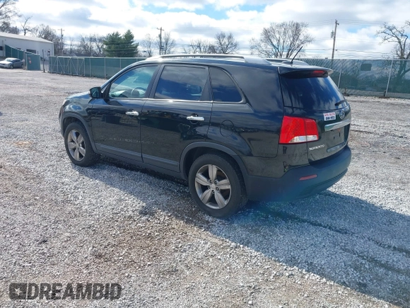 2013 Kia Sorento EX with VIN 5XYKU3A66DG331196, listed as a IAAI auction lot 41714474 with 139,250 mi miles and . Bid and sale history available at DreamBid. Image 3.