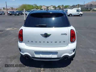 2015 MINI Countryman S with VIN WMWZC3C58FWT05613, listed as a IAAI auction lot 42374870 with 124,214 mi miles and . Bid and sale history available at DreamBid. Image 15.