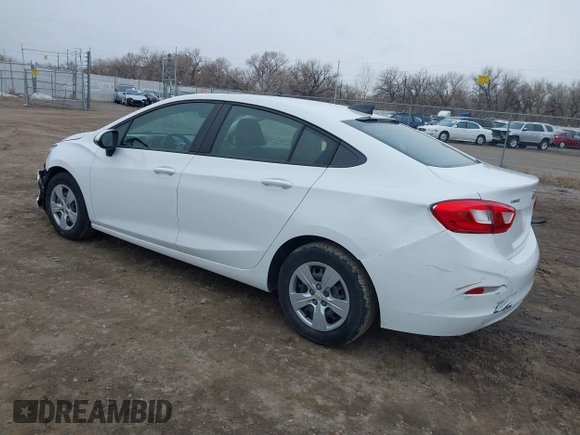 2017 Chevrolet Cruze LS z VIN 1G1BC5SM7H7140622, wystawiony jako IAAI lot #41725637 z przebiegiem 137 089 mil mil oraz . Historia ofert i sprzedaży dostępna na DreamBid. Obrazek 3.