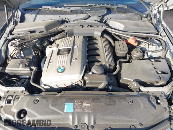 2007 BMW 5 Series 530xi with VIN WBANN73527CN04174, listed as a IAAI auction lot 41401304 with 114,405 mi miles and . Bid and sale history available at DreamBid. Image 10.