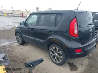 2013 Kia Soul + with VIN KNDJT2A60D7484792, listed as a IAAI auction lot 41830378 with 104,328 mi miles. Bid and sale history available at carsss.com. Image 3.