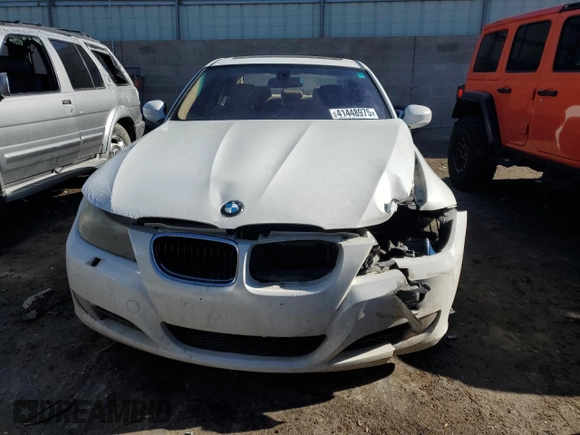2011 BMW 3 Series 328i xDrive z VIN WBAPK5G54BNN28957, wystawiony jako Copart lot #41448975 z przebiegiem 184 889 mil mil oraz Szkoda całkowita • Salvage title. Historia ofert i sprzedaży dostępna na DreamBid. Obrazek 5.