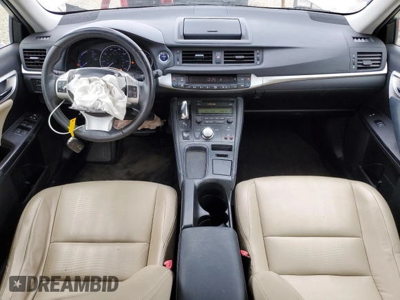 2012 Lexus CT 200h z VIN JTHKD5BH4C2121084, wystawiony jako Copart lot #60842335 z przebiegiem 125 141 mil mil oraz Szkoda całkowita • Salvage title. Historia ofert i sprzedaży dostępna na DreamBid. Obrazek 8.