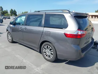 2018 Toyota Sienna XLE Auto Access Seat with VIN 5TDYZ3DC7JS934752, listed as a IAAI auction lot 41982268 with 60,225 mi miles. Bid and sale history available at carsss.com. Image 3.
