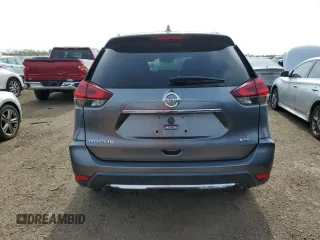 2020 Nissan Rogue SV z VIN KNMAT2MT7LP522633, wystawiony jako Copart lot #53242945 z przebiegiem 126 468 mil mil oraz Szkoda całkowita • Salvage title. Historia ofert i sprzedaży dostępna na DreamBid. Obrazek 6.
