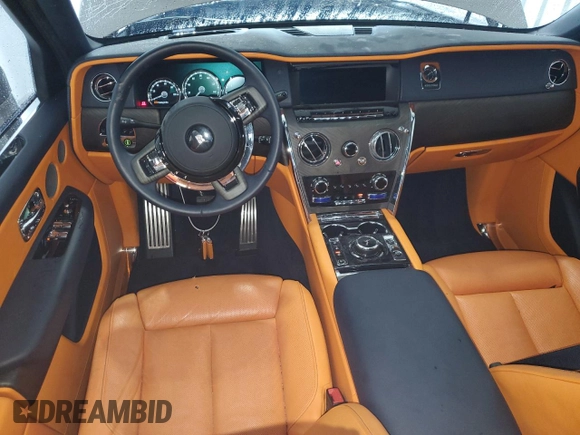 2023 Rolls-Royce Cullinan z VIN SLATV4C09PU215050, wystawiony jako Copart lot #70029324 z przebiegiem 6 055 mil mil oraz Szkoda całkowita • Salvage title. Historia ofert i sprzedaży dostępna na DreamBid. Obrazek 8.