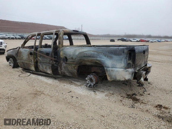2002 GMC Sierra 1500HD SLE z VIN 1GTGC13U32F200333, wystawiony jako Copart lot #44766165 z przebiegiem Nie podano mil oraz Nie do naprawy • Non repairable. Historia ofert i sprzedaży dostępna na DreamBid. Obrazek 2.