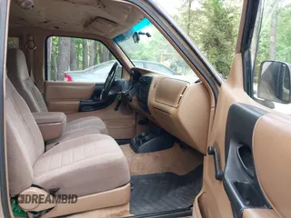 1996 Ford Ranger Splash with VIN 1FTCR14X6TTA69715, listed as a IAAI auction lot 42220603 with 292,607 mi miles and . Bid and sale history available at DreamBid. Image 5.