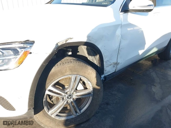 2022 Mercedes-Benz GLC with VIN W1N0G8DB4NG106285, listed as a IAAI auction lot 41349714 with 31,975 mi miles. Bid and sale history available at carsss.com. Image 6.