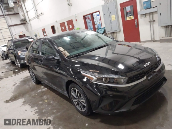 2024 Kia Forte LXS z VIN 3KPF24ADXRE831698, wystawiony jako IAAI lot #41337698 z przebiegiem 1 843 mil mil oraz . Historia ofert i sprzedaży dostępna na DreamBid. Obrazek 1.