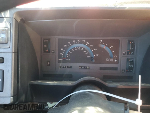 1990 Chevrolet Blazer z VIN 1GNCS18Z2L8113073, wystawiony jako Copart lot #87676865 z przebiegiem 22 827 mil mil oraz Szkoda całkowita • Salvage title. Historia ofert i sprzedaży dostępna na DreamBid. Obrazek 9.