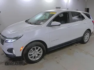 2022 Chevrolet Equinox LT with VIN 3GNAXTEV8NL142829, listed as a IAAI auction lot 42033800 with 95,812 mi miles. Bid and sale history available at carsss.com. Image 1.