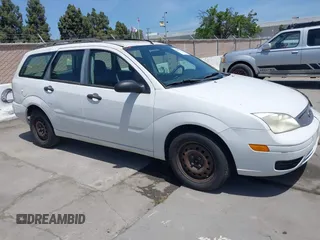 2006 Ford Focus SE z VIN 1FAFP36NX6W122029, wystawiony jako IAAI lot #42288121 z przebiegiem Nie podano mil oraz . Historia ofert i sprzedaży dostępna na DreamBid. Obrazek 1.