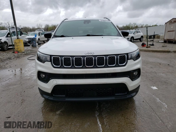 2023 Jeep Compass Latitude with VIN 3C4NJDBN9PT522979, listed as a Copart auction lot 51697115 with 60,173 mi miles and Salvage title. Bid and sale history available at DreamBid. Image 5.
