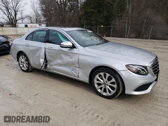 2019 Mercedes-Benz E-Class E 300 with VIN WDDZF4KB6KA635108, listed as a Copart auction lot 46332035 with 71,417 mi miles and Salvage Title. Bid and sale history available at carsss.com. Image 4.