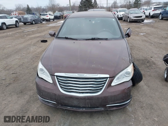 2013 Chrysler 200 Touring z VIN 1C3CCBBB0DN570432, wystawiony jako IAAI lot #41566127 z przebiegiem 167 300 mil mil oraz . Historia ofert i sprzedaży dostępna na DreamBid. Obrazek 12.