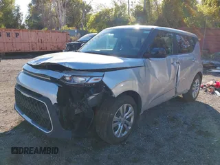 2020 Kia Soul LX with VIN KNDJ23AU3L7728442, listed as a IAAI auction lot 40602922 with 65,034 mi miles. Bid and sale history available at carsss.com. Image 2.