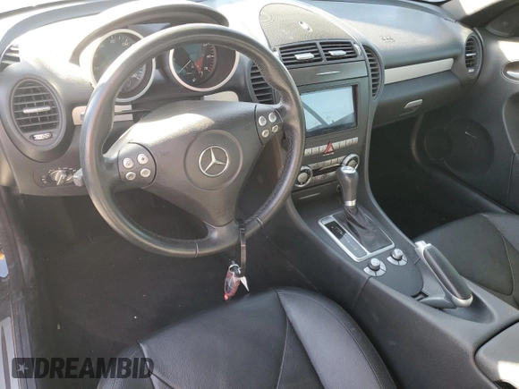 2006 Mercedes-Benz SLK 280 z VIN WDBWK54F86F115935, wystawiony jako Copart lot #88819205 z przebiegiem 55 947 mil mil oraz Szkody całkowita. Historia ofert i sprzedaży dostępna na DreamBid. Obrazek 8.