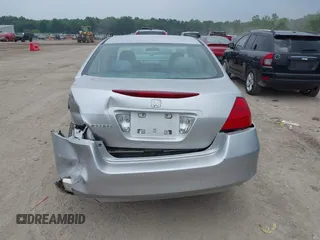 2007 Honda Accord LX SE z VIN 1HGCM56347A060806, wystawiony jako IAAI lot #42701618 z przebiegiem 140 573 mil mil oraz . Historia ofert i sprzedaży dostępna na DreamBid. Obrazek 17.