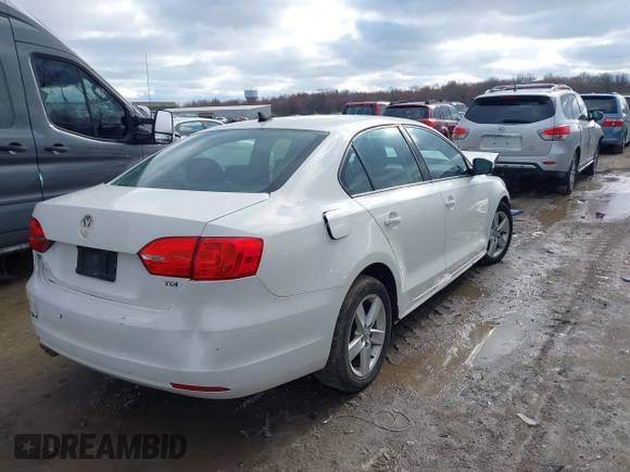 2012 Volkswagen Jetta TDI w/Premium & Nav with VIN 3VWLL7AJ8CM094552, listed as a IAAI auction lot 41962900 with 158,868 mi miles and . Bid and sale history available at DreamBid. Image 4.