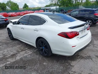 2018 Infiniti Q70 Luxe z VIN JN1BY1AR4JM220503, wystawiony jako IAAI lot #42208973 z przebiegiem 70 720 mil mil oraz . Historia ofert i sprzedaży dostępna na DreamBid. Obrazek 3.