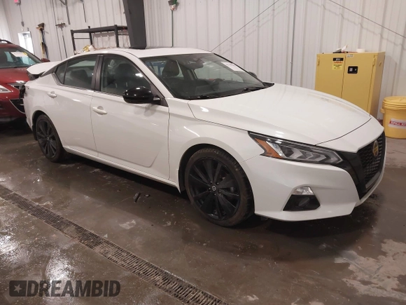 2022 Nissan Altima SR with VIN 1N4BL4CV8NN344643, listed as a IAAI auction lot 41755102 with 61,303 mi miles and . Bid and sale history available at DreamBid. Image 1.