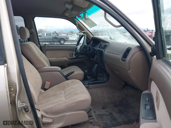 2001 Toyota 4Runner SR5 with VIN JT3HN86R110334553, listed as a IAAI auction lot 41209730 with 192,515 mi miles. Bid and sale history available at carsss.com. Image 5.